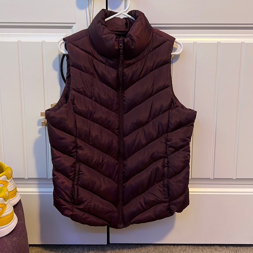 Maroon vest size large worn twice